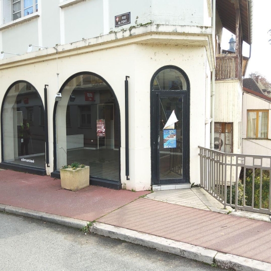  PLANET'IMMO : Local / Bureau | LE PONT-DE-BEAUVOISIN (73330) | 65 m2 | 75 000 € 