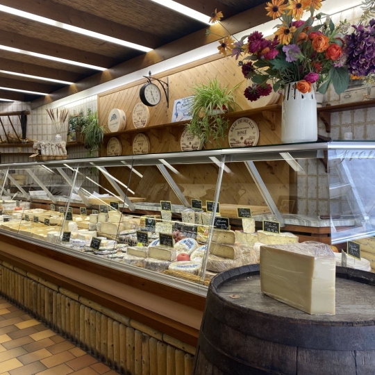  PLANET'IMMO : Local / Bureau | LE PONT-DE-BEAUVOISIN (38480) | 127 m2 | 75 000 € 