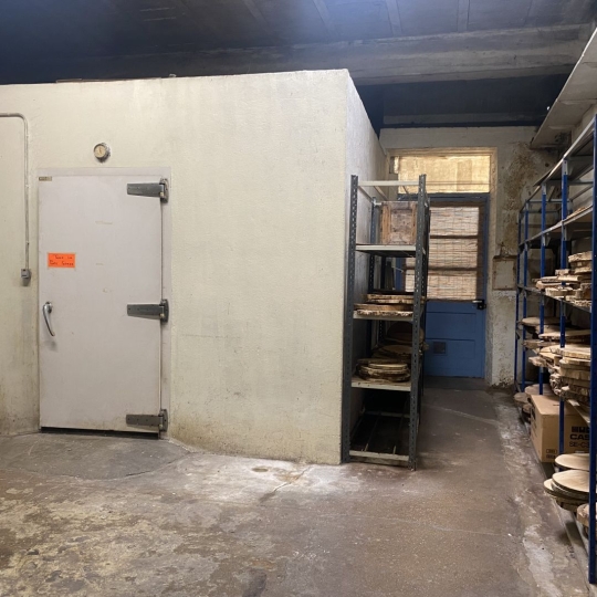  PLANET'IMMO : Local / Bureau | LE PONT-DE-BEAUVOISIN (38480) | 127 m2 | 75 000 € 