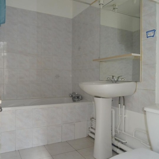  PLANET'IMMO : Immeuble | SAINT-GENIX-SUR-GUIERS (73240) | 140 m2 | 157 000 € 