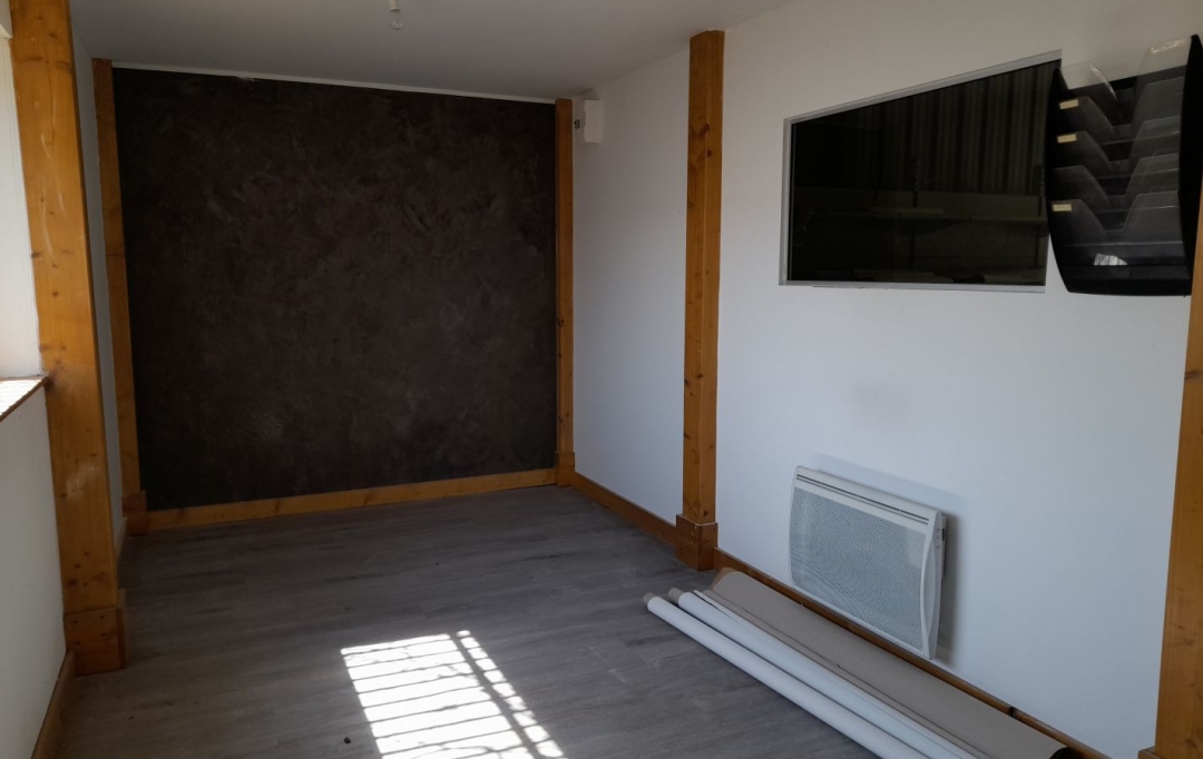 PLANET'IMMO : Autres | SAINT-GEOIRE-EN-VALDAINE (38620) | 200 m2 | 127 000 € 