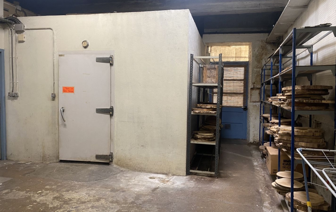 PLANET'IMMO : Local / Bureau | LE PONT-DE-BEAUVOISIN (38480) | 127 m2 | 75 000 € 