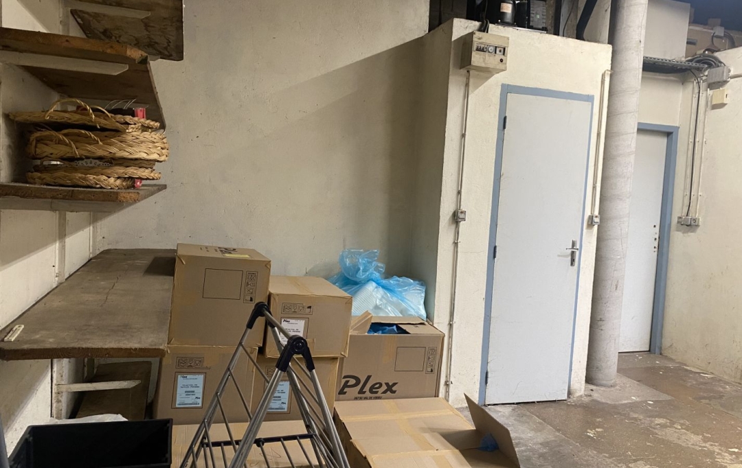 PLANET'IMMO : Local / Bureau | LE PONT-DE-BEAUVOISIN (38480) | 127 m2 | 75 000 € 