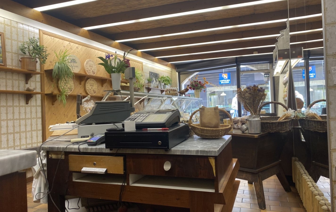 PLANET'IMMO : Local / Bureau | LE PONT-DE-BEAUVOISIN (38480) | 127 m2 | 75 000 € 
