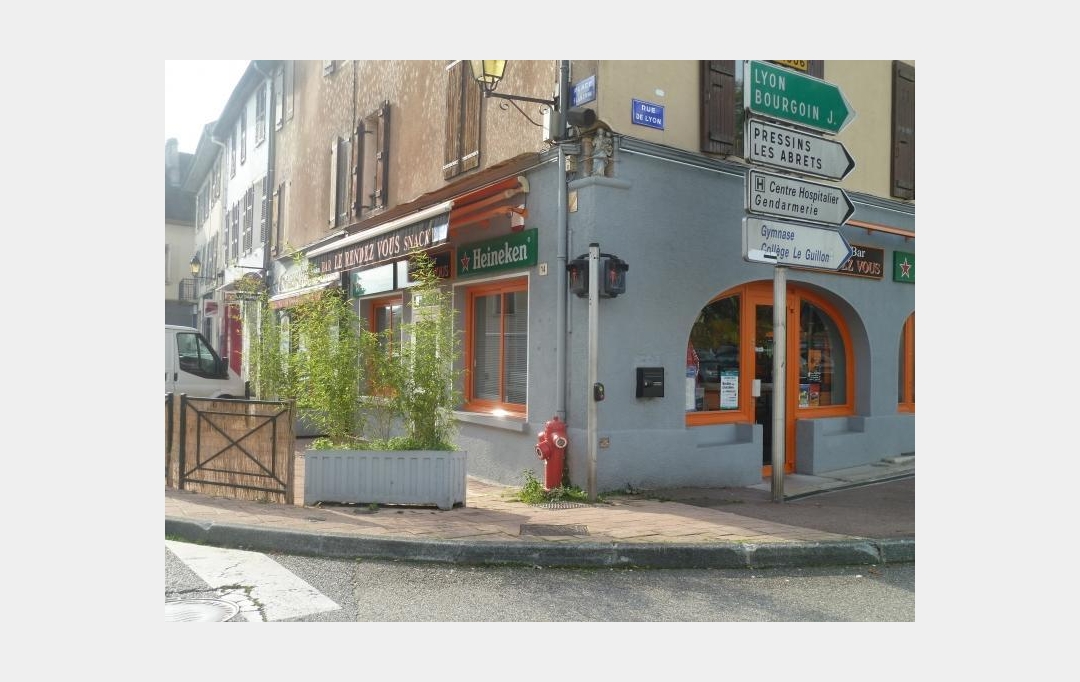 PLANET'IMMO : Commerces | LE PONT-DE-BEAUVOISIN (38480) | 40 m2 | 35 000 € 