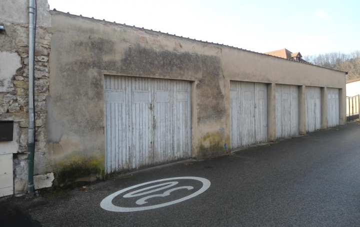 PLANET'IMMO : Garage / Parking | LE PONT-DE-BEAUVOISIN (73330) | 0 m2 | 36 000 € 