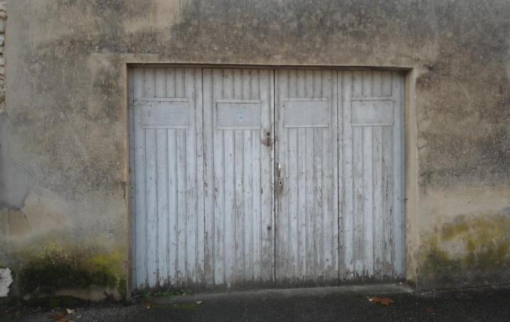 PLANET'IMMO : Garage / Parking | LE PONT-DE-BEAUVOISIN (73330) | 0 m2 | 36 000 € 