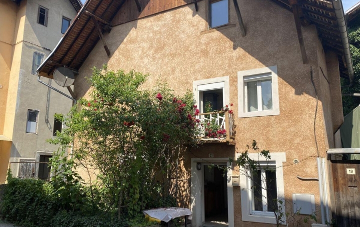 Maison de ville LE PONT-DE-BEAUVOISIN 94 m2 130 000 € Maison de ville LE PONT-DE-BEAUVOISIN 94 m2 130 000 €