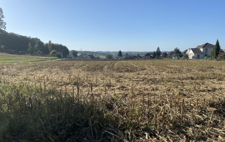 Terrain   ROMAGNIEU   96 000 € 