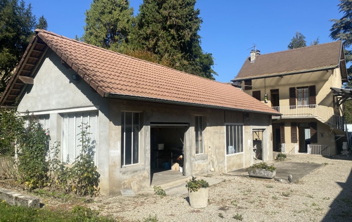 Maison de village LE PONT-DE-BEAUVOISIN 87 m2 140 000 € Maison de village LE PONT-DE-BEAUVOISIN 87 m2 140 000 €